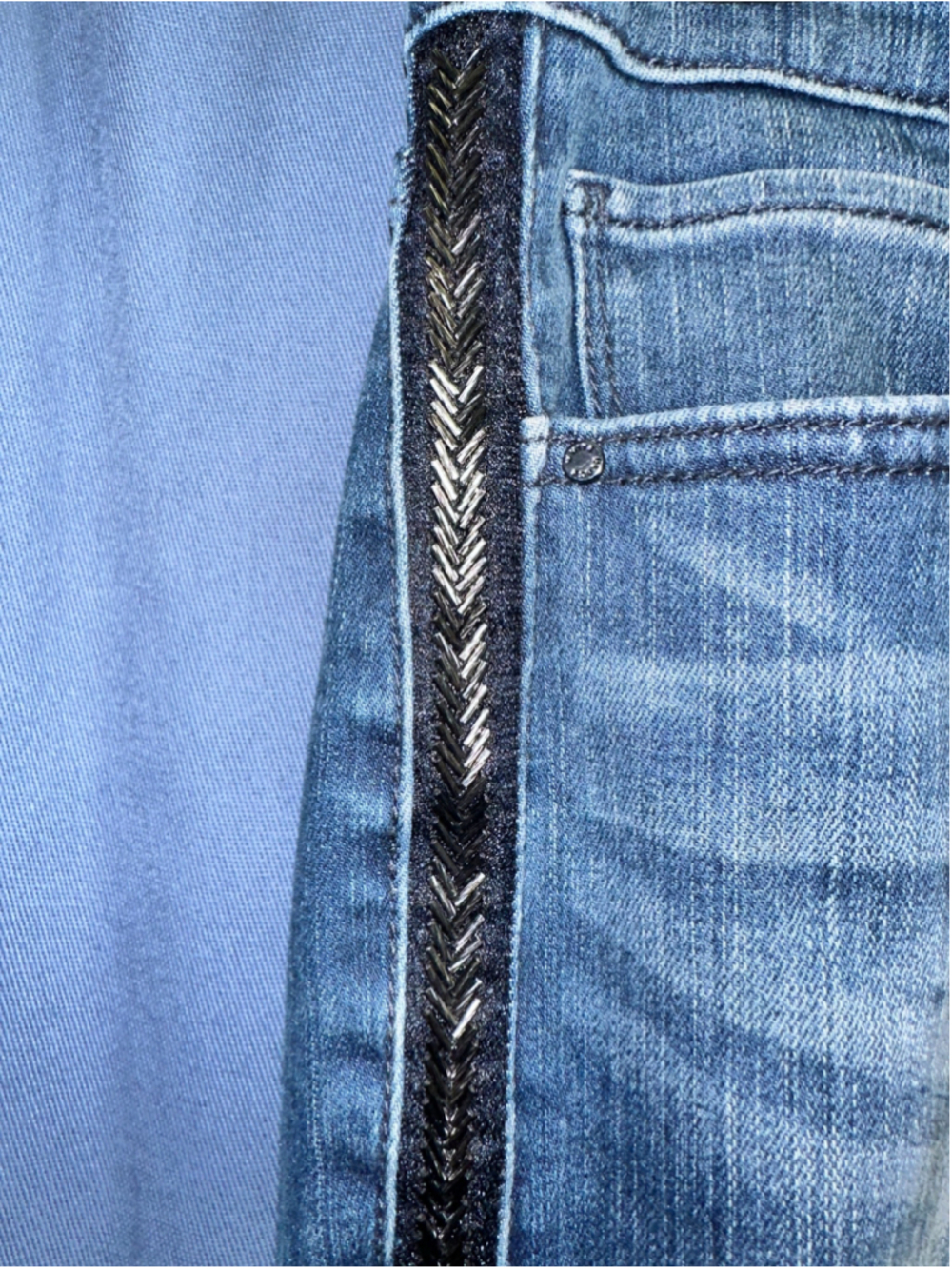 Women's White House Black Market Skinny Jeans Size 6 Blue Black - Picture 2 of 8
